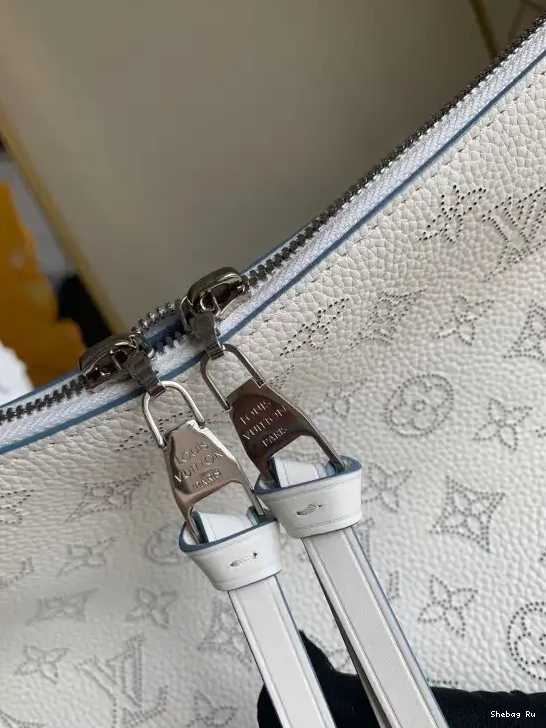 HOBO VUITTON MM LOUIS BEAUBOURG 0622